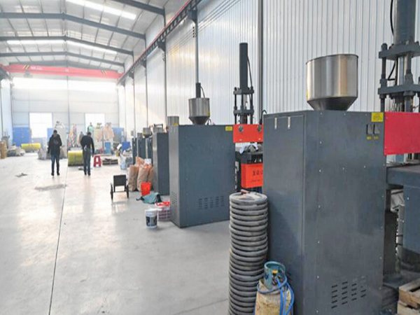 尼龙滑轮车间设备